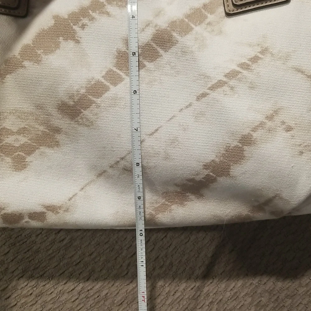 Vera Wang Satchel Purse - Picture 9 of 16